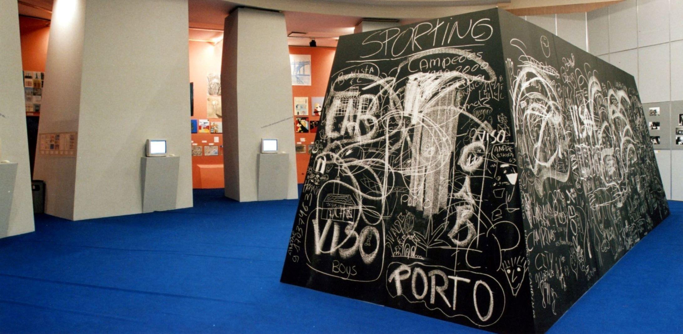 Cover Image for Porto 2001